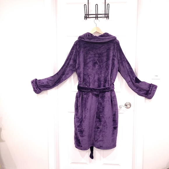 Bathrobe - Picture 2 of 4
